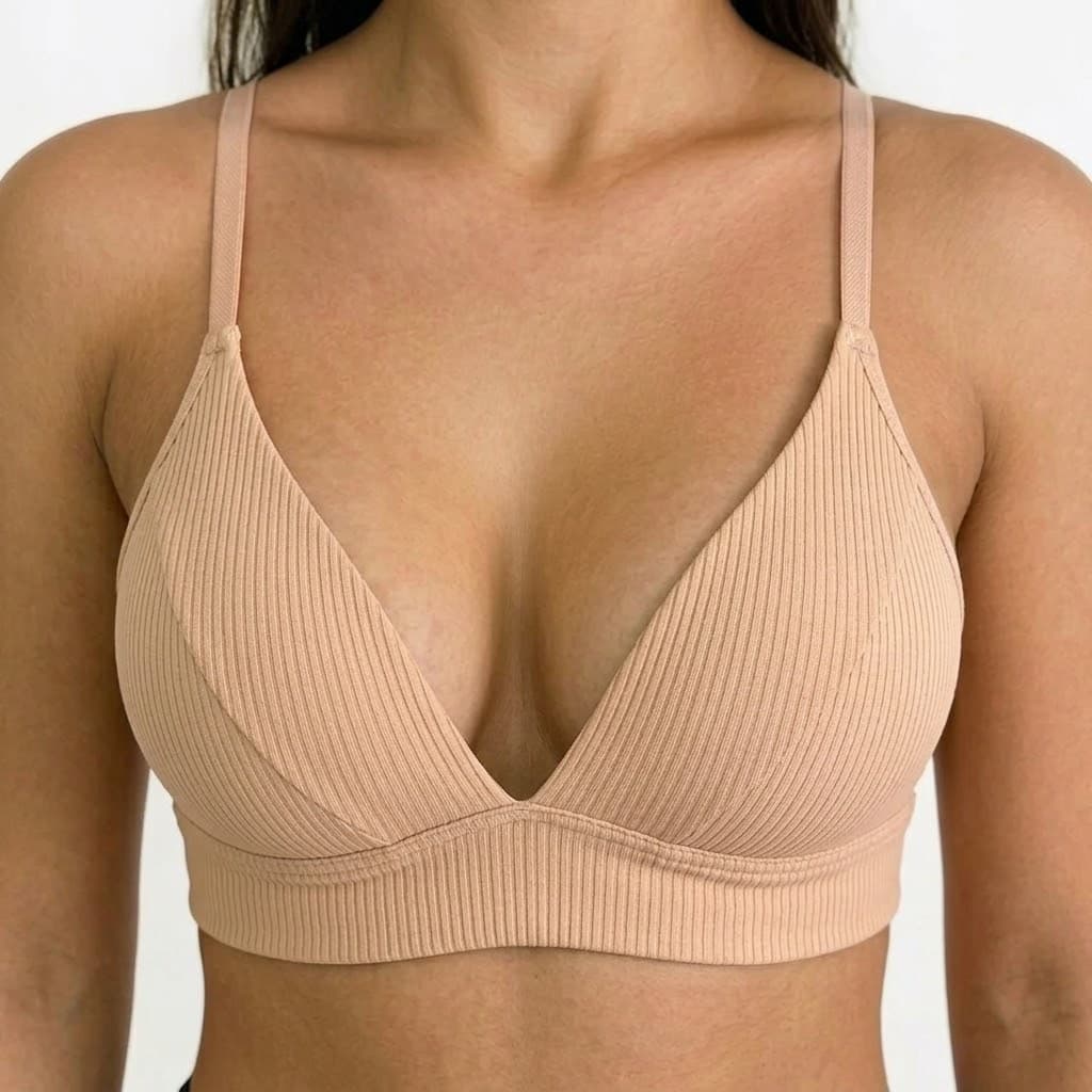 Sutiã de Bojo Canelado Alças Finas Soft Top Fitness Confortável Não Amassa Sem Aro